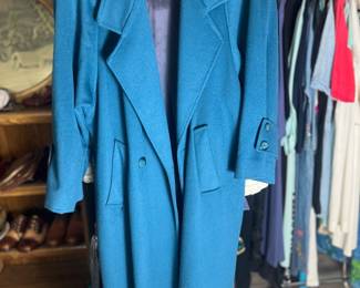 Elegant 80s camel hair trench