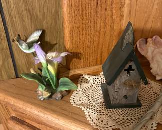 Dining room - Corner cabinet items