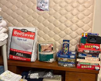 Bedroom - Bed with mattress & springs