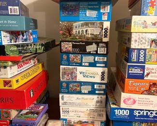 B bedroom - Games and puzzles