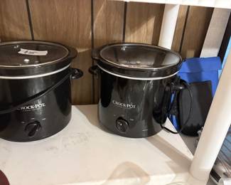 Kitchen - 2 nice crock pots - like new