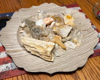 Dining room table - Platter with rock - some in platter and other priced as marked