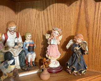 Dining room - Corner cabinet items