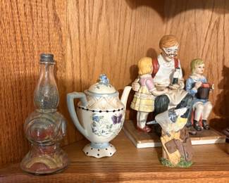 Dining room - Corner cabinet items