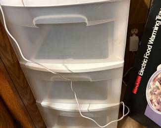 Storage (3 drawers) in dining room