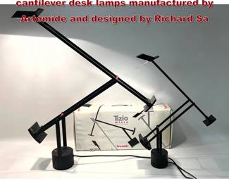 Lot 921 2pcs Tizio counterbalanced cantilever desk lamps manufactured by Artemide and designed by Richard Sa