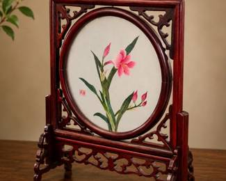 Chinese Table Top Screen bid #51