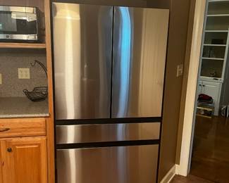Refrigerator 
