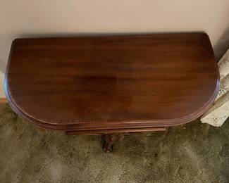 Wooden End Table W/ 3 Legs
