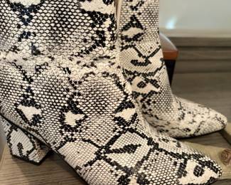 Wetkiss Women's snakeskin ankle boots size 7
