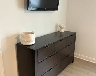 Home Meridian - Tribeca Dresser