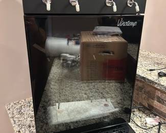 Vinotemp Wine Dispenser