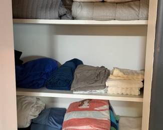 Towels / linens 