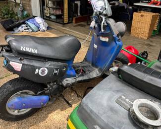 Older Yamaha scooter