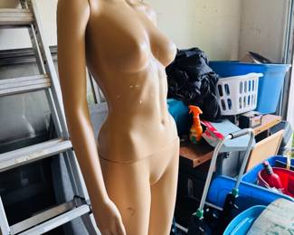 Female mannequin