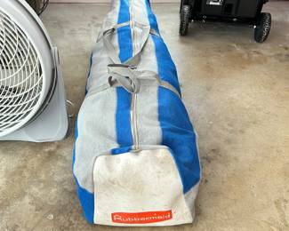 Rubbermaid tent