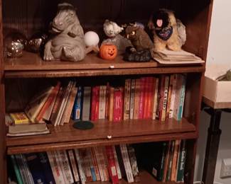 Books & Nicknacks 