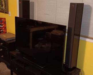 55" TV w Wi-Fi capability