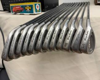 Tommy Armour  set (2-SW) of 855s silver scot irons