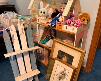 Fun fence shelf, art, soft toys and large doll house