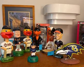 Orio;es bobbleheads
