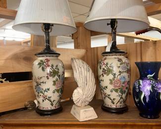 Pair of vintage chinoiserie floral porcelain ginger jar lamps