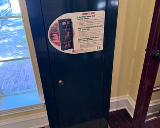 Stack-On Gun Safe w/ key