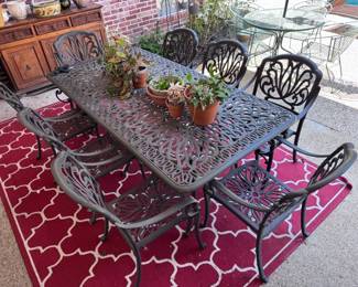 Opulent metal 8 seat patio set
