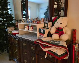 Triple dresser with mirror teddy bear tree skirt Christmas wrapping paper