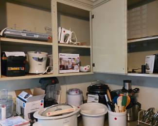 Kitchen appliances Crock-Pot blender vitamix food processor ice cream maker pressure cooker utensils waffle iron mixer juicer