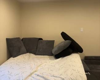 QUEEN BEDROOM MATTRESS SET