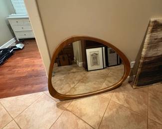 MODERN DECORATIVE MIRROR