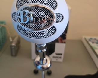 MICROPHONE 