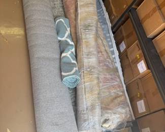 VARIOUS SIZE RUGS
