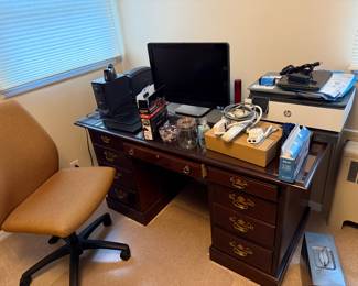 Office furniture and computer