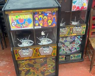Vintage Gumball/Toy Machines (No Keys)