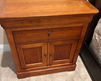 All Wood Perfect Condition End Table!
