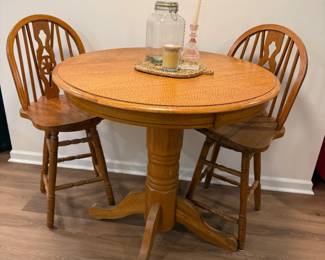 This actually has 4 chairs/stools