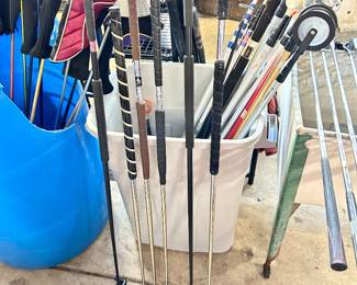 Broomstick style putters