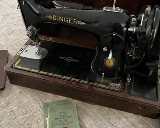 Vintage Singer sewing machine number 201K