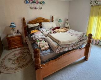 Queen, bed linens, and accessories