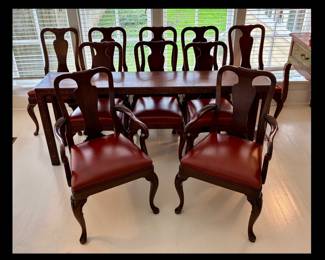 Kindel Furniture Company bench made Queen Anne style solid mahogany set of 10 dining chairs; 8 side chairs, 2 with arms, solid leather seats