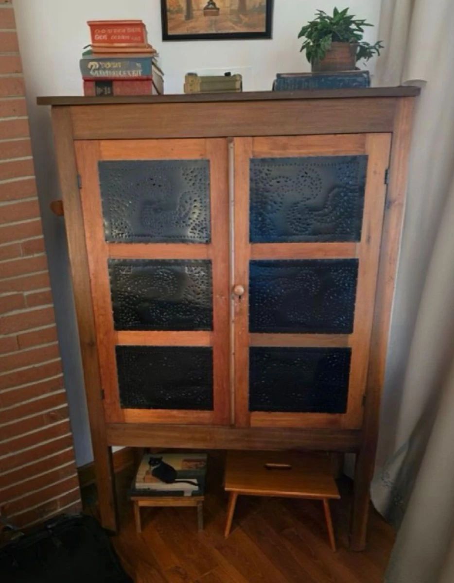 Arts and Crafts mission oak wood pie safe