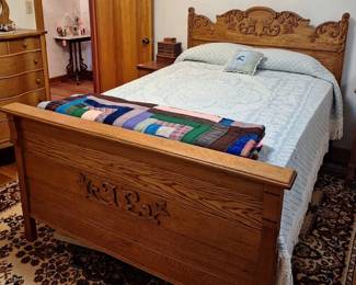 Full size antique oak bed
