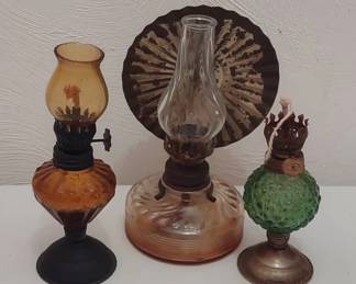 Small oil lamps