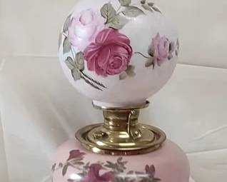 Vintage hand painted glass Gone With the Wind-style electric parlor lamp