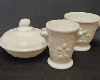 Hobbs, Brockunier & Co. blackberry pattern milk glass