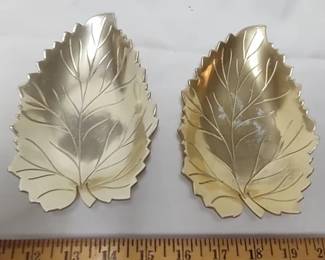 Vintage Neocraft by Everlast gold tone aluminum leaf shaped trinket trays