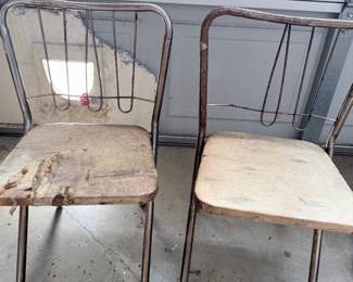 2 Children’s Folding Chairs 