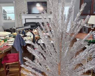 7ft. VTG Aluminum Xmas Tree